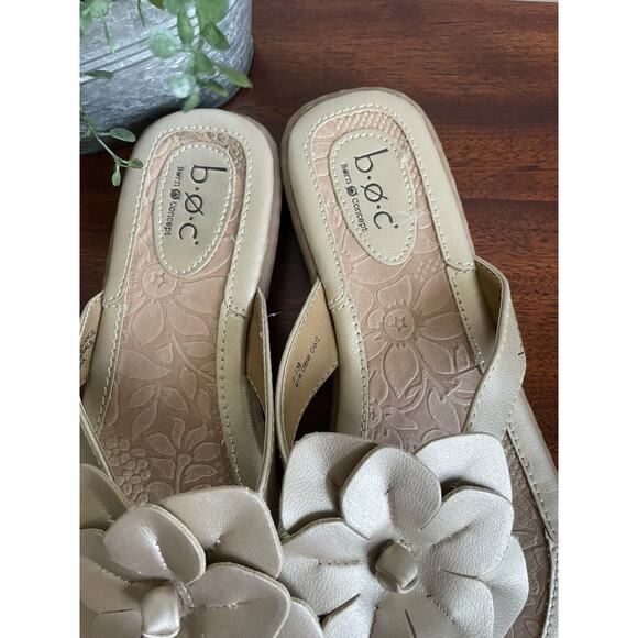 Born BOC Gold Flower Sandals Flip Flops Slip On Womens Size 7 M - Picture 4 of 6